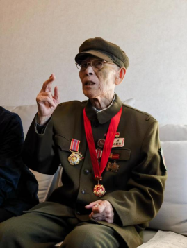 駐金控集團(tuán)紀(jì)檢監(jiān)察組走訪慰問(wèn) 抗美援朝老兵